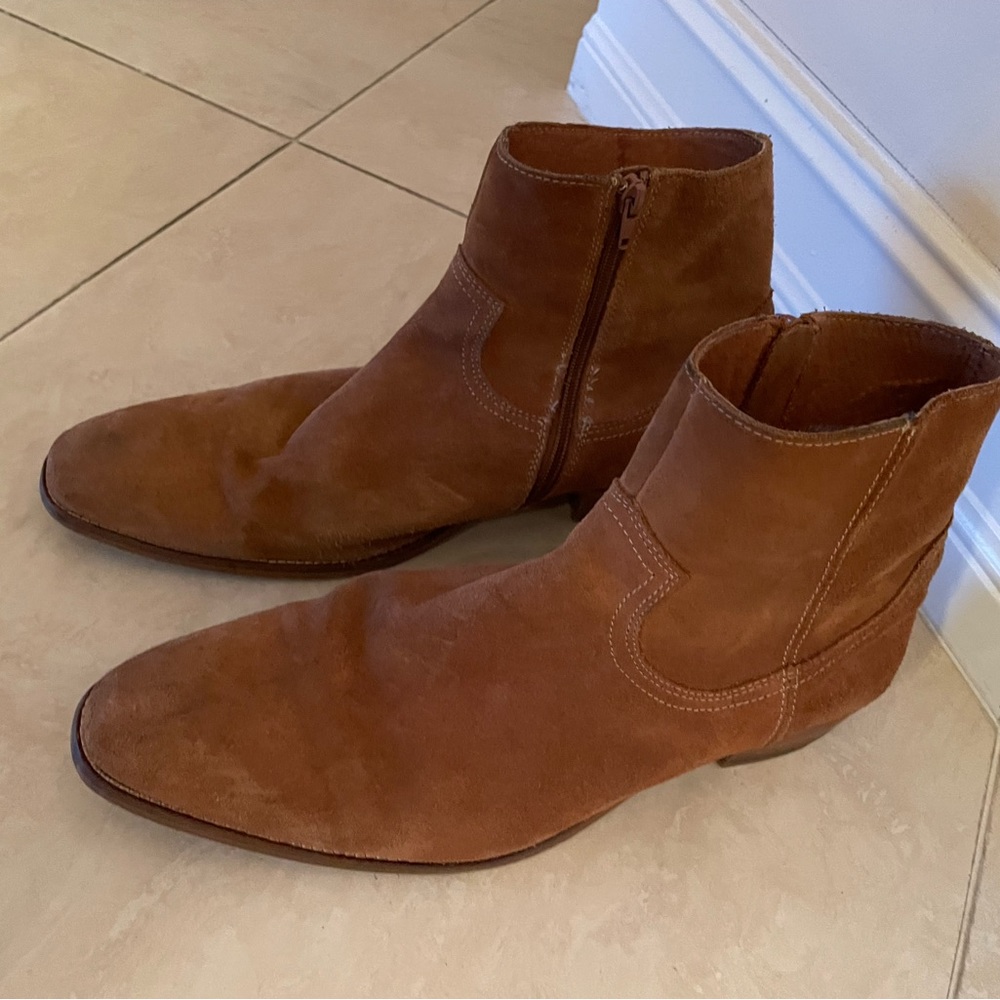Men’s Suede Chelsea Boots Size 45 From Steve Madden